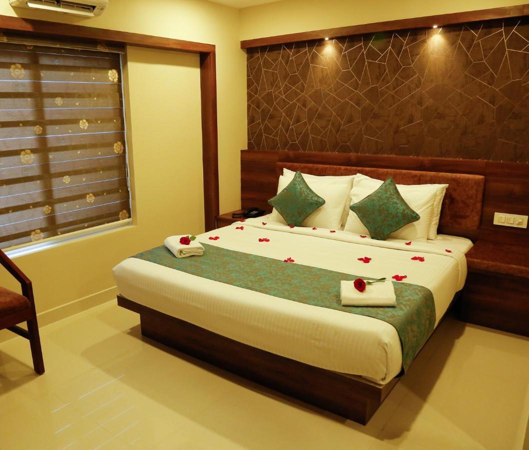Hotel Crystals Cove Thekkady Esterno foto
