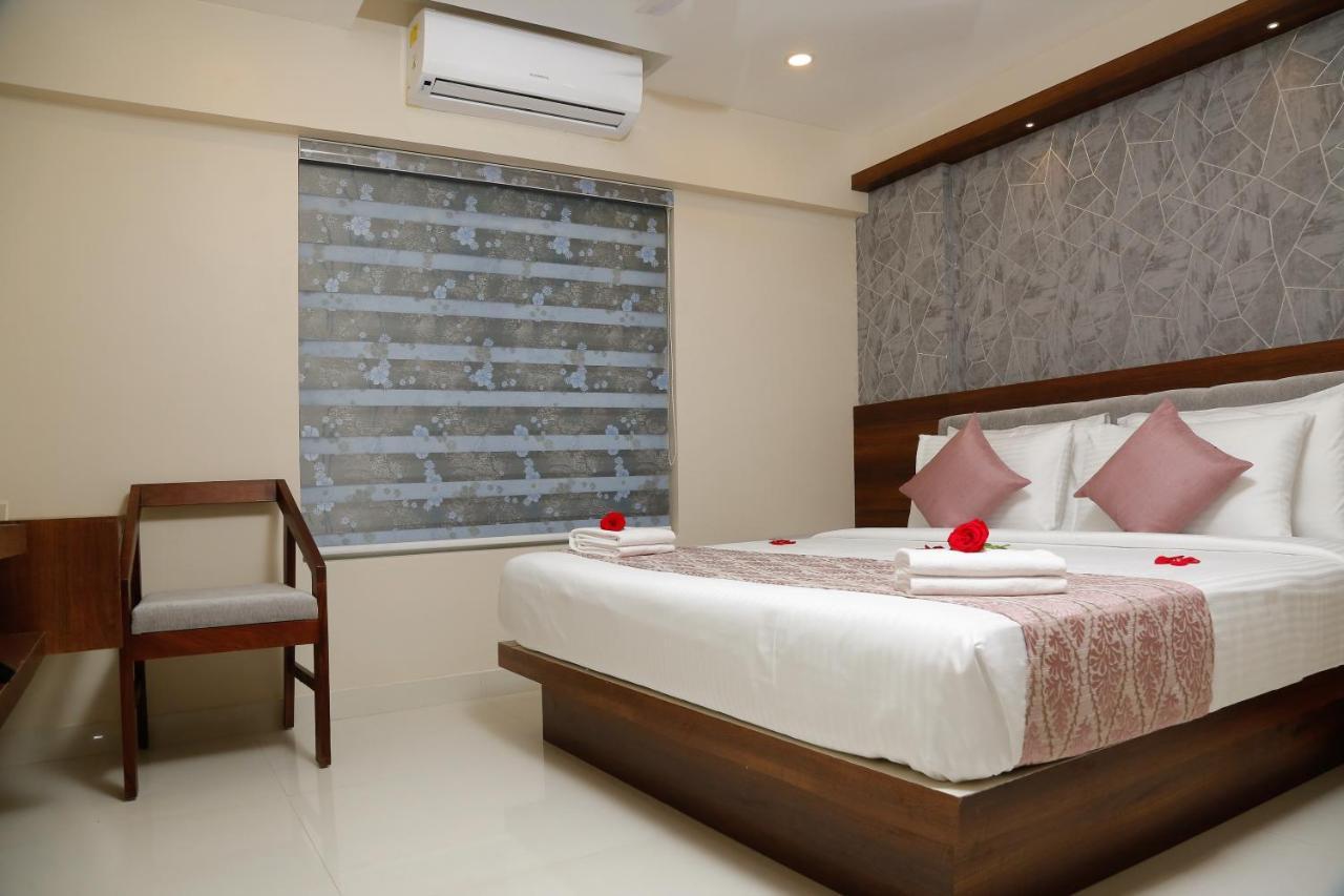 Hotel Crystals Cove Thekkady Esterno foto